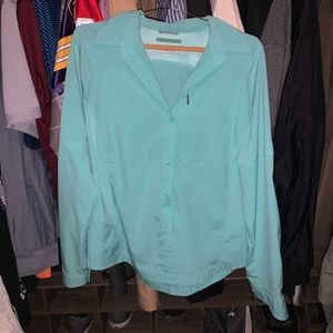 Columbia size Large shirt
